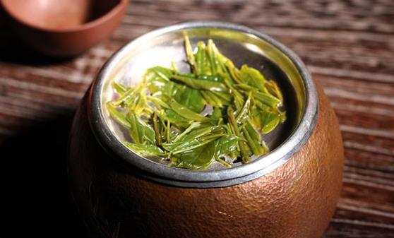 盤點茶葉渣的14大神奇妙用 茶葉渣能緩解皮膚曬傷
