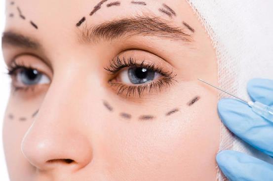 抗衰別隨意跟風，“凍齡專家”傳奇噴噴讓回溯年輕肌