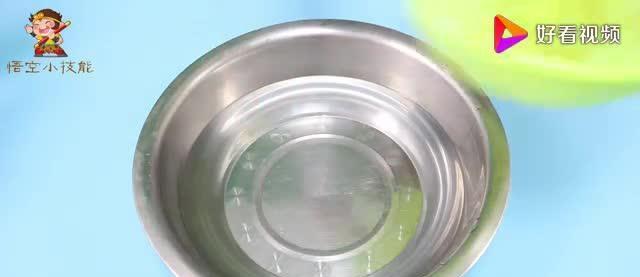 菜籃子縫隙難清洗?倒點白醋和淀粉,菜籃子的油污都洗凈