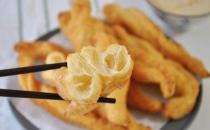 ?炸油條的面是用冷水還是熱水和面 炸油條的面要醒多長時間