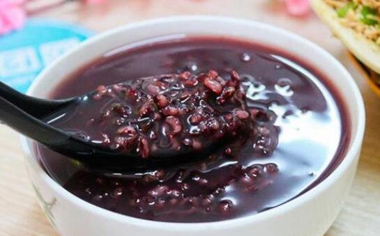 黑米粥有哪些功效與作用？黑米粥養胃嗎？怎么做養腎
