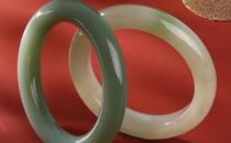 ?和田玉且末藍怎么是青色的 染色和田玉最簡單鑒別方法