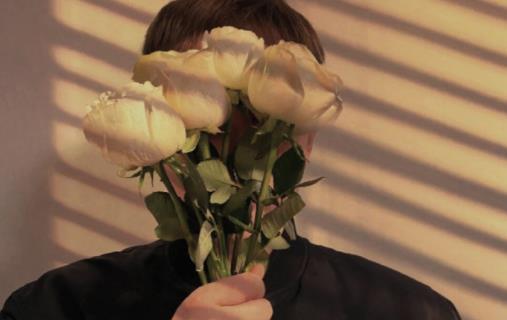 一個男人總是問你想不想他是什么心理 一個男人總是問你想不想他如何回復