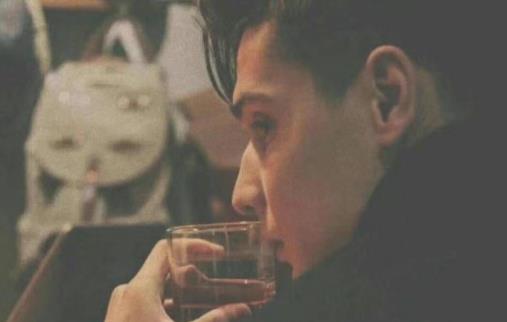 一個男人總是問你想不想他是什么心理 一個男人總是問你想不想他如何回復